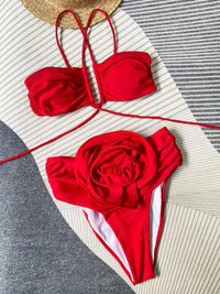 Seiße Frauen Bügel-Bikini mit Blumenmuster und eleganter Halter-Optik