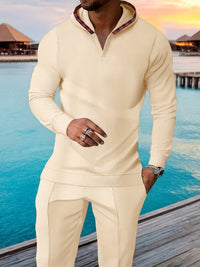 Ensemble homme en mailles texturées en velours et pantalon pour un style décontracté et tendance