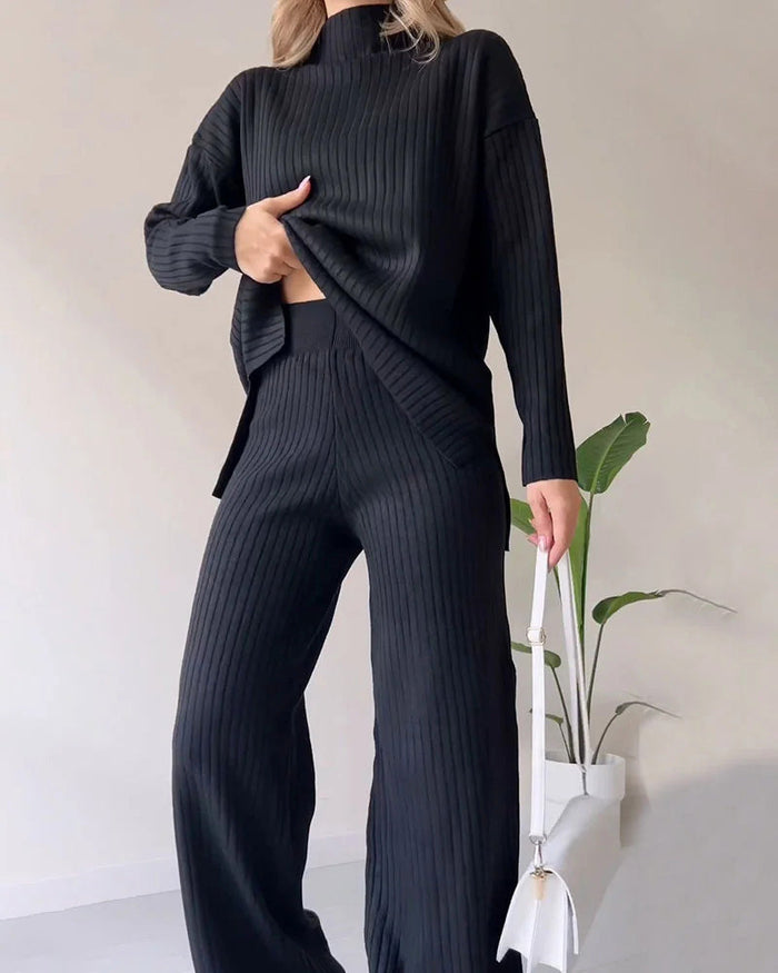 Ensemble décontracté élégant avec col roulé confortable et pantalon assorti pour un look sans effort