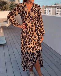 Chemise chic en V avec plis en léopard en polyester léger
