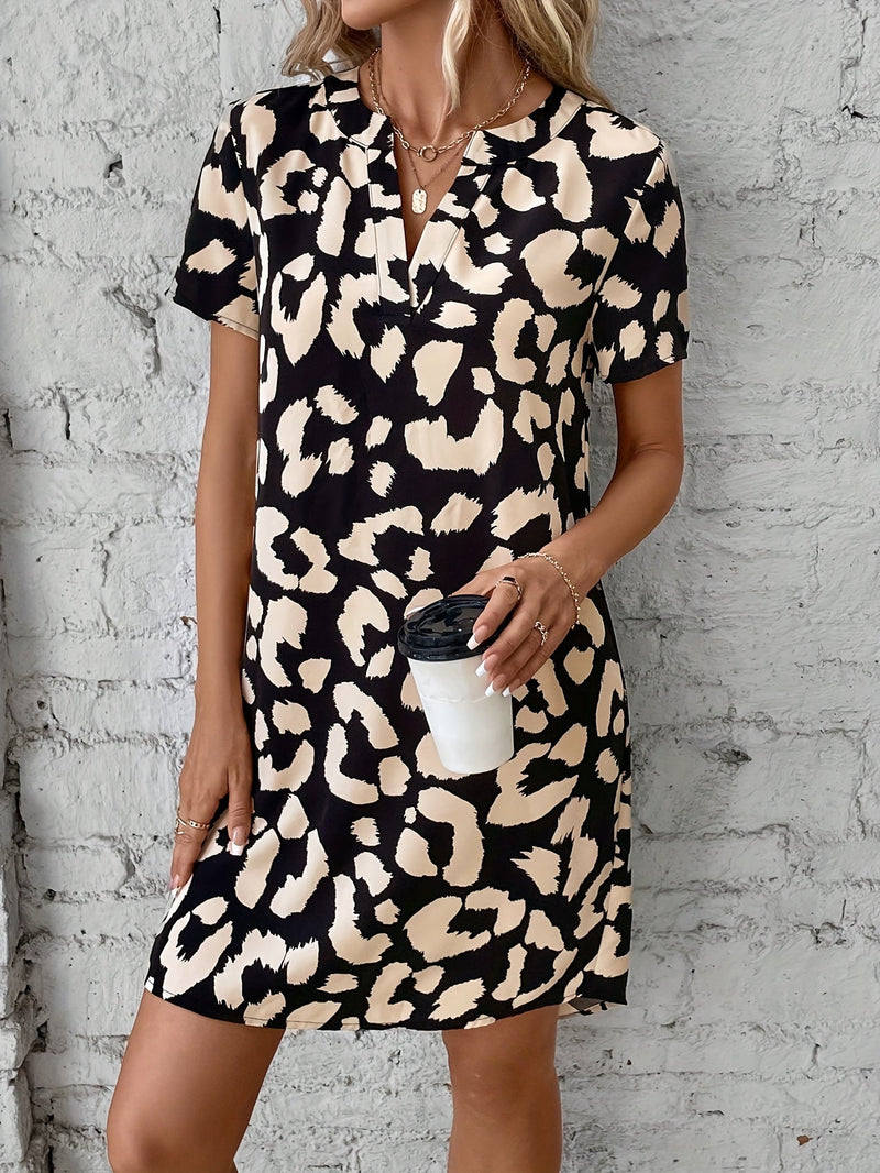 Robe chic à col en V pour femmes avec manches courtes et imprimé léopard