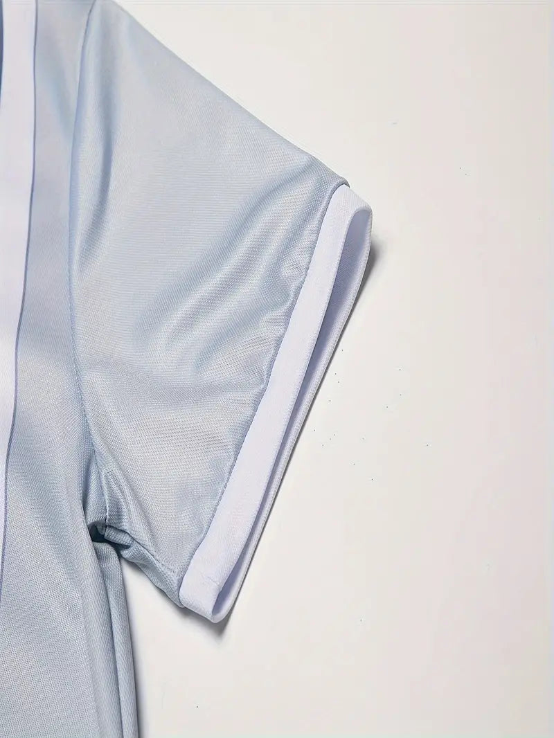 Camisole polo pour homme avec corte ajustado, cierre de cremallera, detalle de rayas en contraste y manga corta