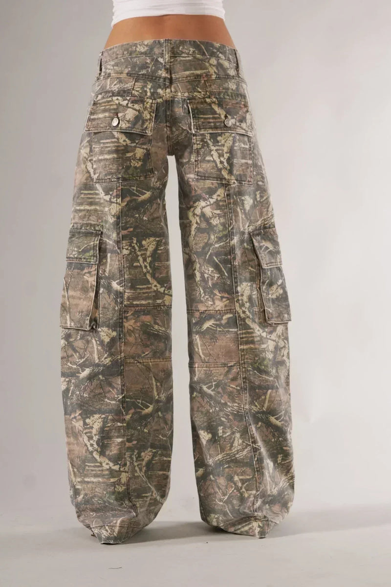 Pantalon cargo pour femmes gris clair pour une tenue de ville décontractée
