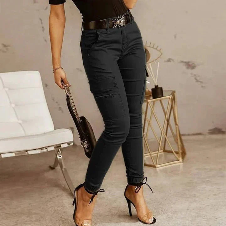 Jeans cargo élégants pour femmes - pantalon gris tendance avec poches pratiques