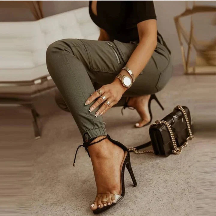 Jeans cargo élégants pour femmes - pantalon gris tendance avec poches pratiques