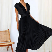 Stylish V-neck Dress for Women for a Chic and Elegant Look (Robe à col en V pour femmes pour un look chic et élégant)