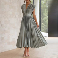 Stylish V-neck Dress for Women for a Chic and Elegant Look (Robe à col en V pour femmes pour un look chic et élégant)