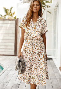 Robe d'été légère et confortable avec imprimé tendance pour un look élégant