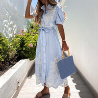 Robe brodée élégante - Joli motif rose pour des looks élégants