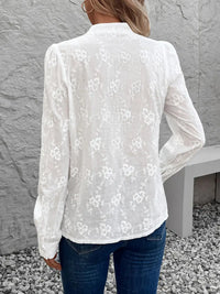 Élégante blouse d'été blanche brodée pour femmes - chemise élégante à bras long pour femmes