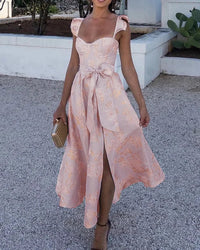 Robe pour femmes à coupe évasée en jacquard floral texturé avec décolleté en cœur et ceinture bow pour un look élégant et féminin