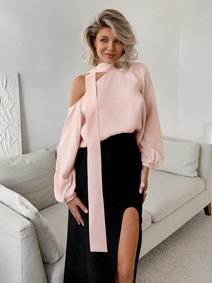Élégante blouse asymétrique en satin pour femmes avec nœud - parfaite pour les occasions décontractées et formelles