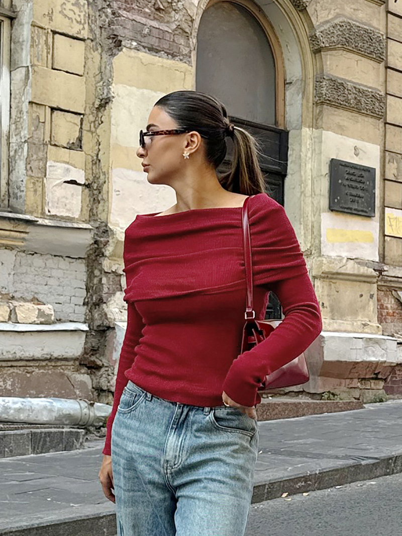 Élégant top rouge à manches longues et côtes décolletées pour femmes - Style décontracté chic