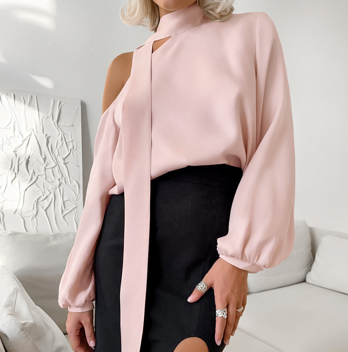 Élégante blouse asymétrique en satin pour femmes avec nœud - parfaite pour les occasions décontractées et formelles
