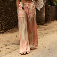 Élégant pantalon rayé pour femme - tenue de plage idéale pour une journée d'été confortable