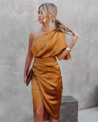 Robe de soirée élégante et féminine en satin Jessa - Séduisante et stylée