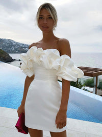 Robe élégante à volants en satin - Gabrielle