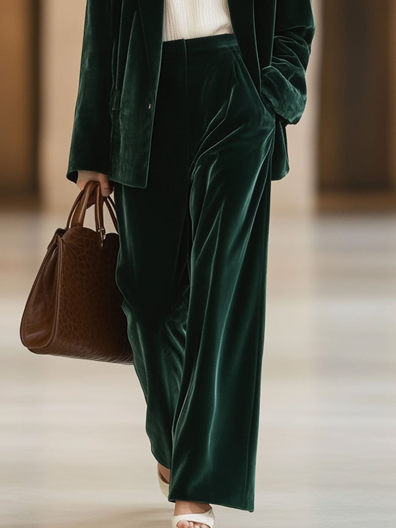 Luxueux pantalon en velours satiné vert foncé - large et confortable - mode féminine