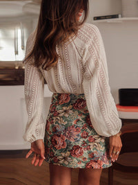 Élégante blouse blanche en tricot à manches longues pour femmes - haut décontracté et élégant à porter tous les jours