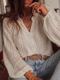 Élégante blouse blanche en tricot à manches longues pour femmes - haut décontracté et élégant à porter tous les jours
