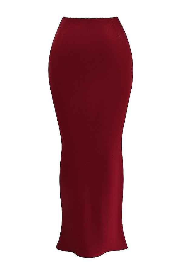 Robe longue élégante en satin de Red pour un look de soirée sophistiqué pour les femmes