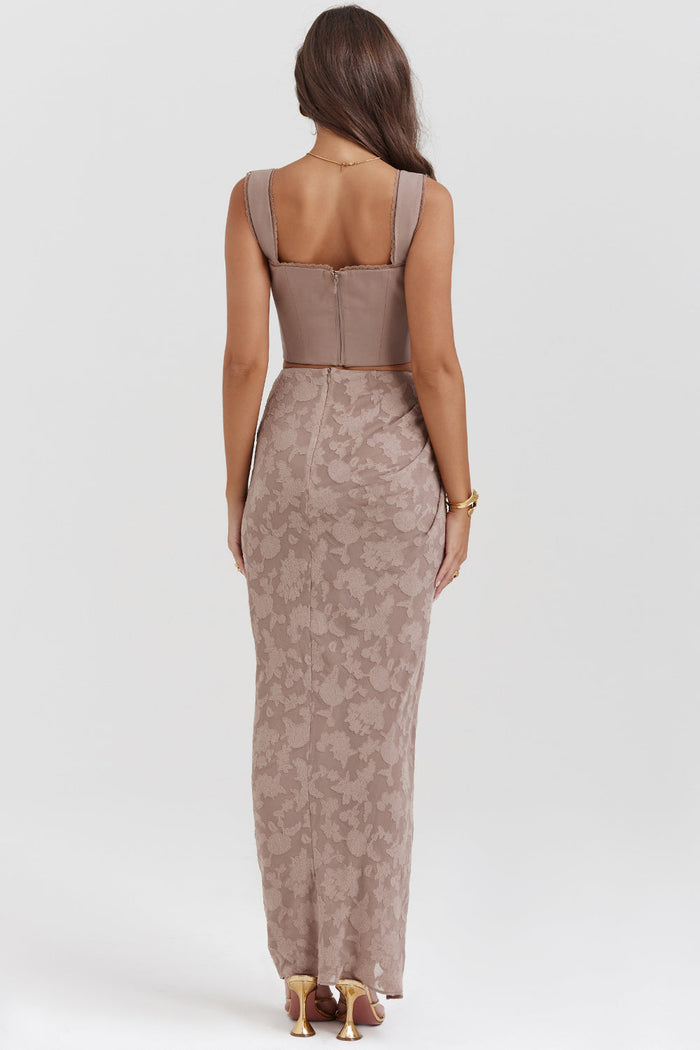 Élégante tenue pour femme comprenant un magnifique ensemble corset 2 pièces avec garniture en dentelle et une jupe longue élégante